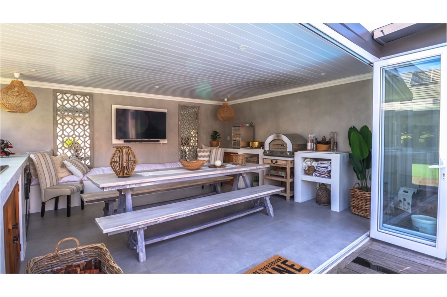 5 Bedroom Property for Sale in Num Num Cape Estate Western Cape